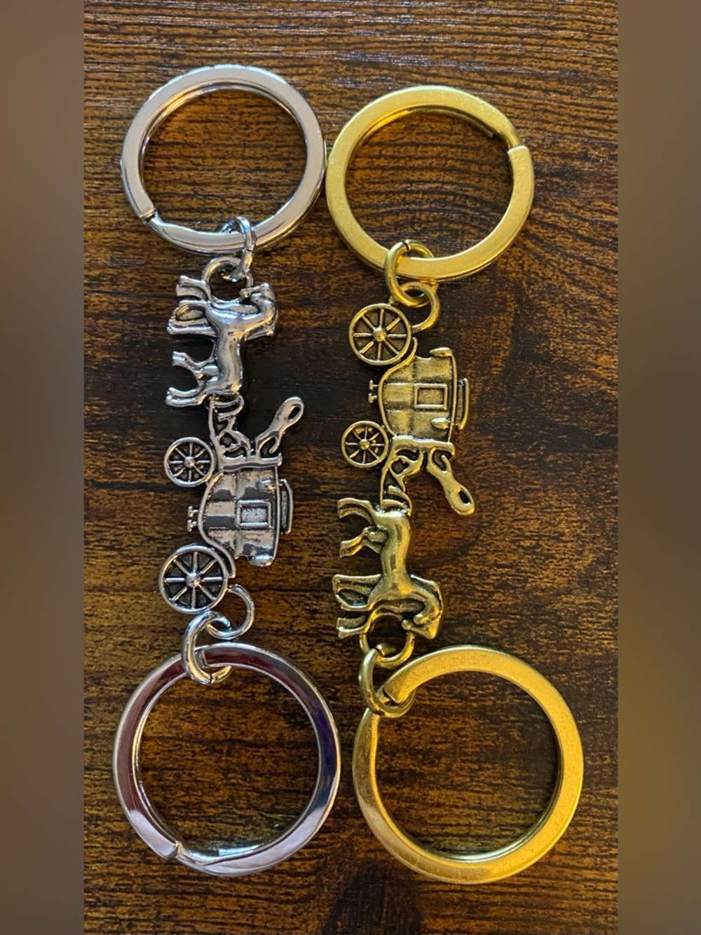 Stagecoach Keychain/Purse Charm in Silver or Gold Tone